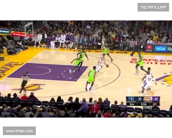 NBA球队战略解析：如何通过战术调整与阵容配置赢得赛季竞争优势
